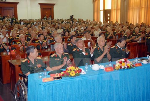 Во Вьетнаме и за его пределами отмечают 70-летие Вьетнамской народной армии - ảnh 1